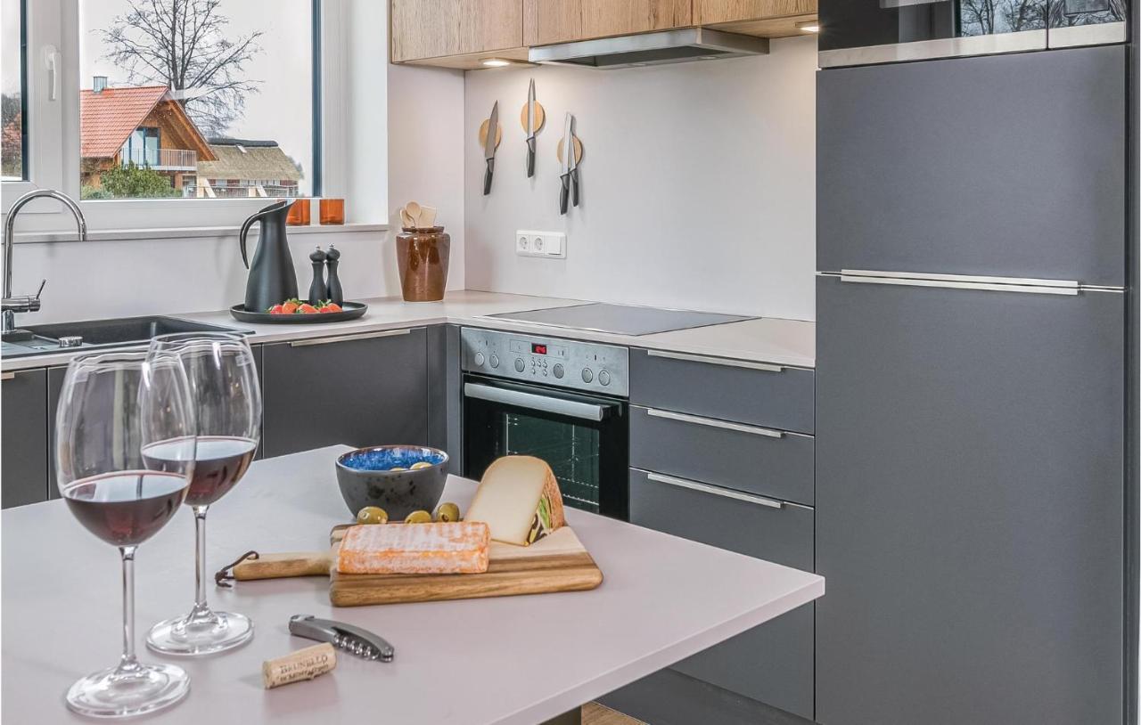 Awesome Home In Lembruch-Duemmer See With Kitchen المظهر الخارجي الصورة