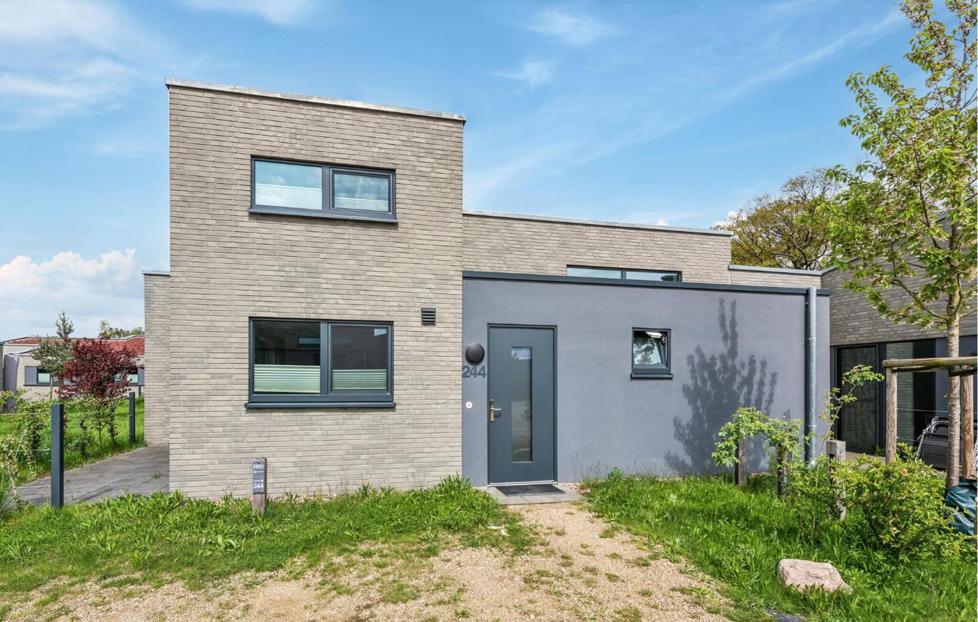 Awesome Home In Lembruch-Duemmer See With Kitchen المظهر الخارجي الصورة